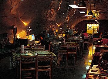 突破磁暴步兵封锁！国产互动影像新作《飞越13号房》定档2023年1月9日发售